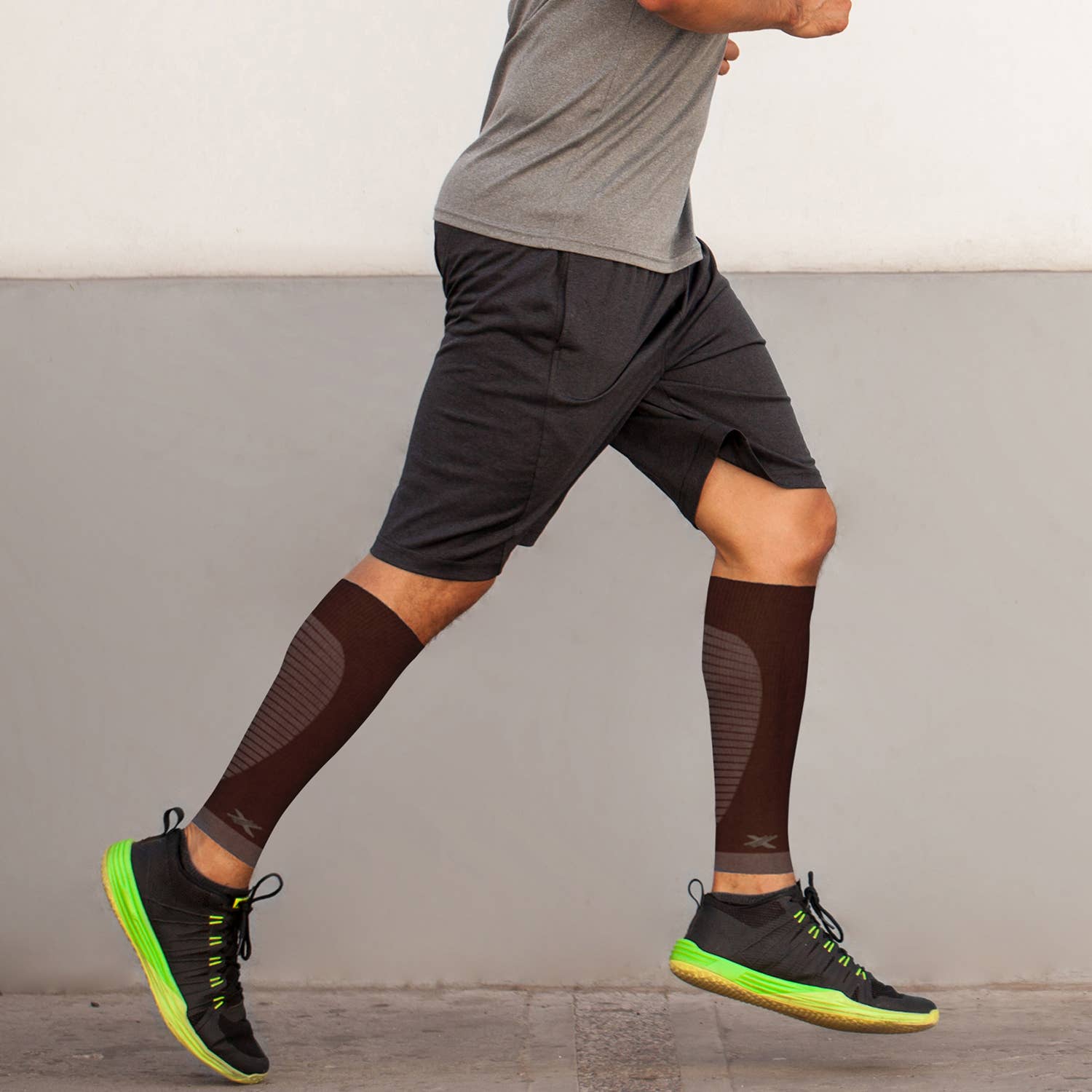 Black Targeted Recovery And Pain Relief Calf Sleeves (1-Pair) for wholesale on Faire4