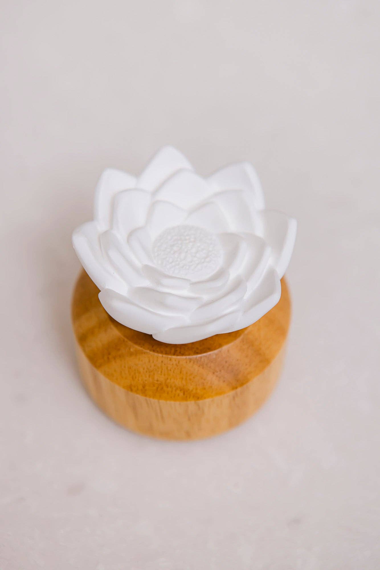 Zea - Vente Diffuseur électronique - Diffuseur Fleur de Lotus en Céramique avec Base en Bois1