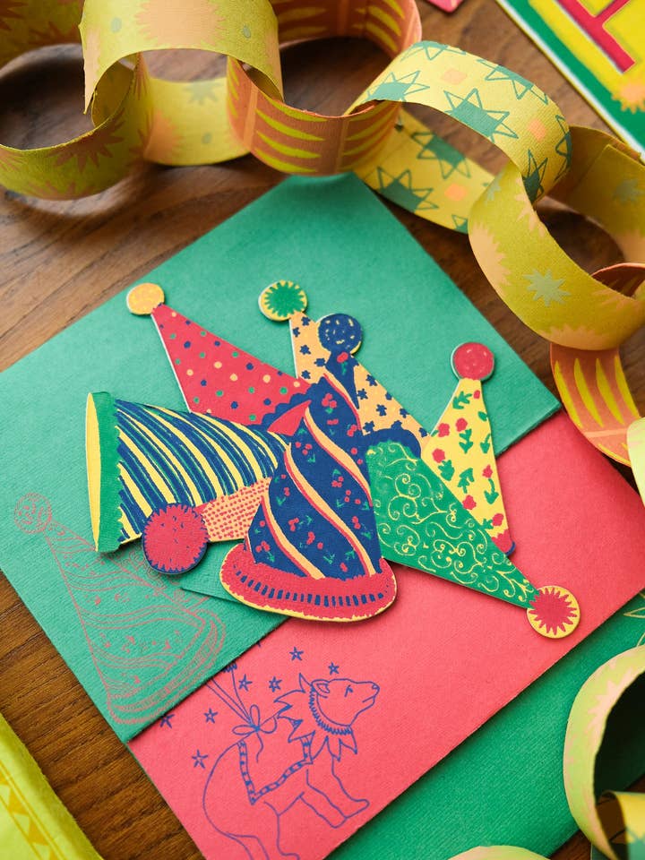 Carte de voeux chapeaux de fête pour la vente par East End Press