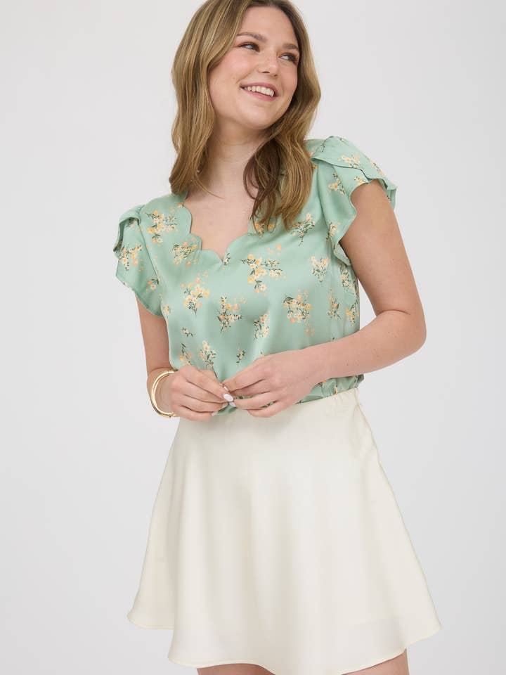 Blu Pepper - Vendita all'ingrosso Camicetta - Donna - Blusa in raso con scollo a V e stampa floreale con bordi smerlati3