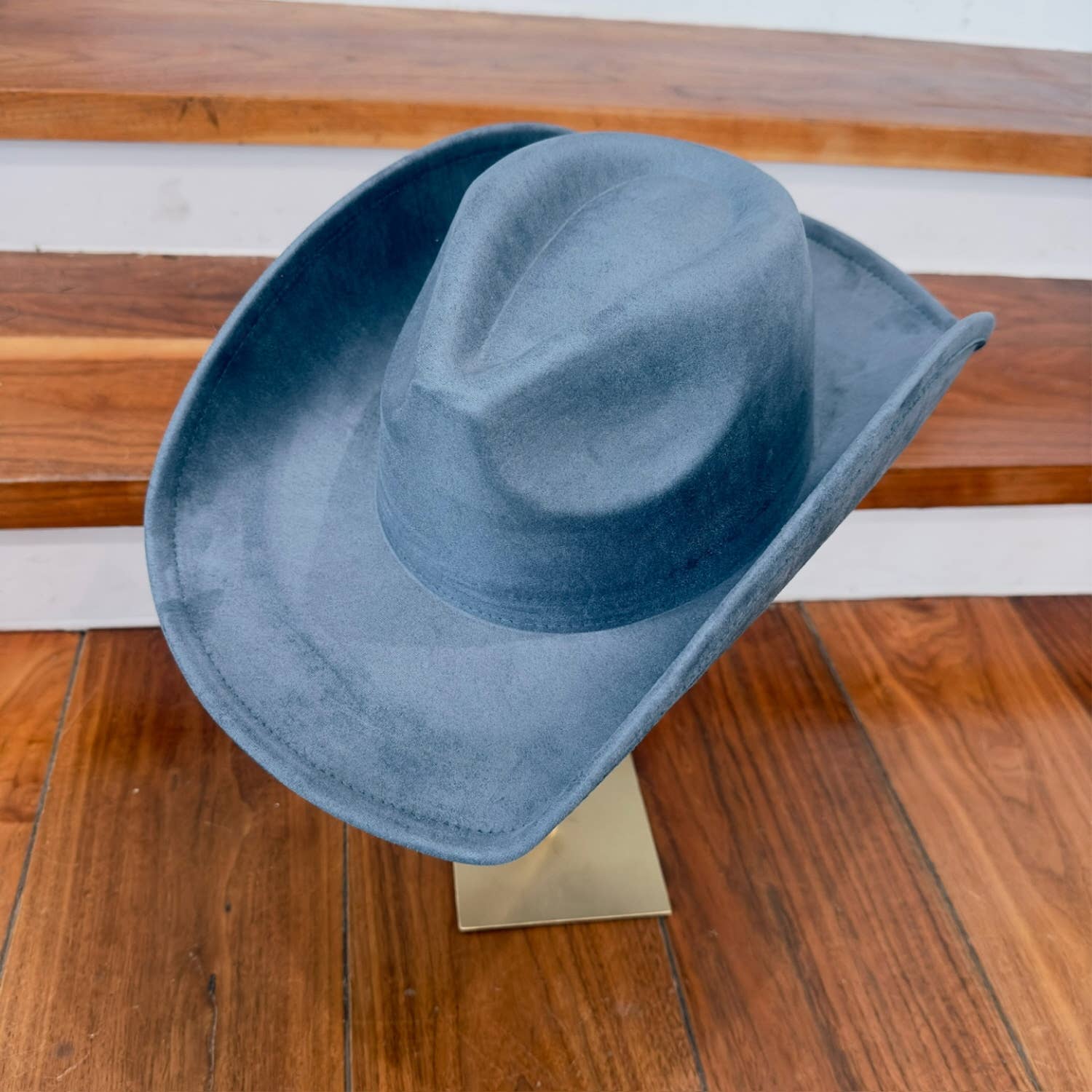 Bella Betty - Vente Chapeau de cowboy – femme - CHAPEAU DE COWBOY EN DAIM VÉGÉTALIEN1