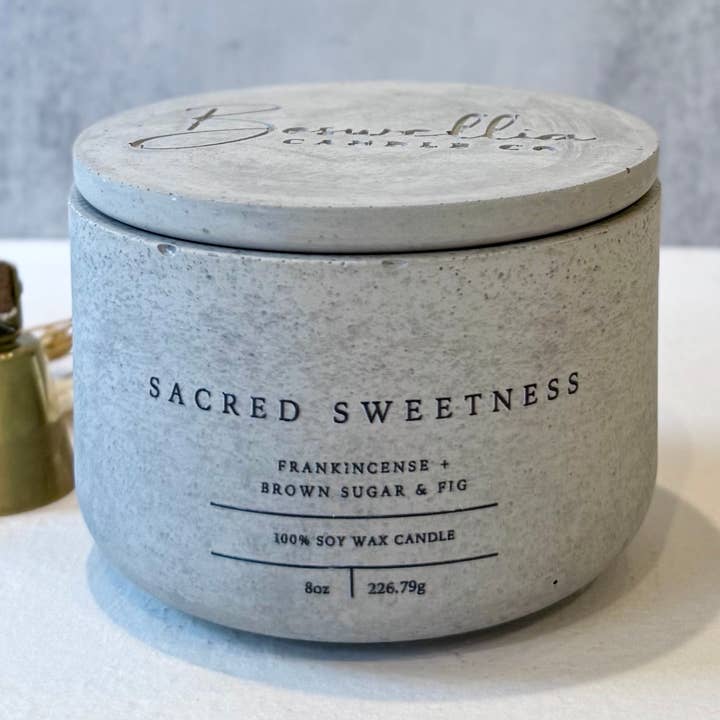 Douceur Sacrée - Matthieu 19:26 (8oz) pour la vente par Boswellia Candle Co.
