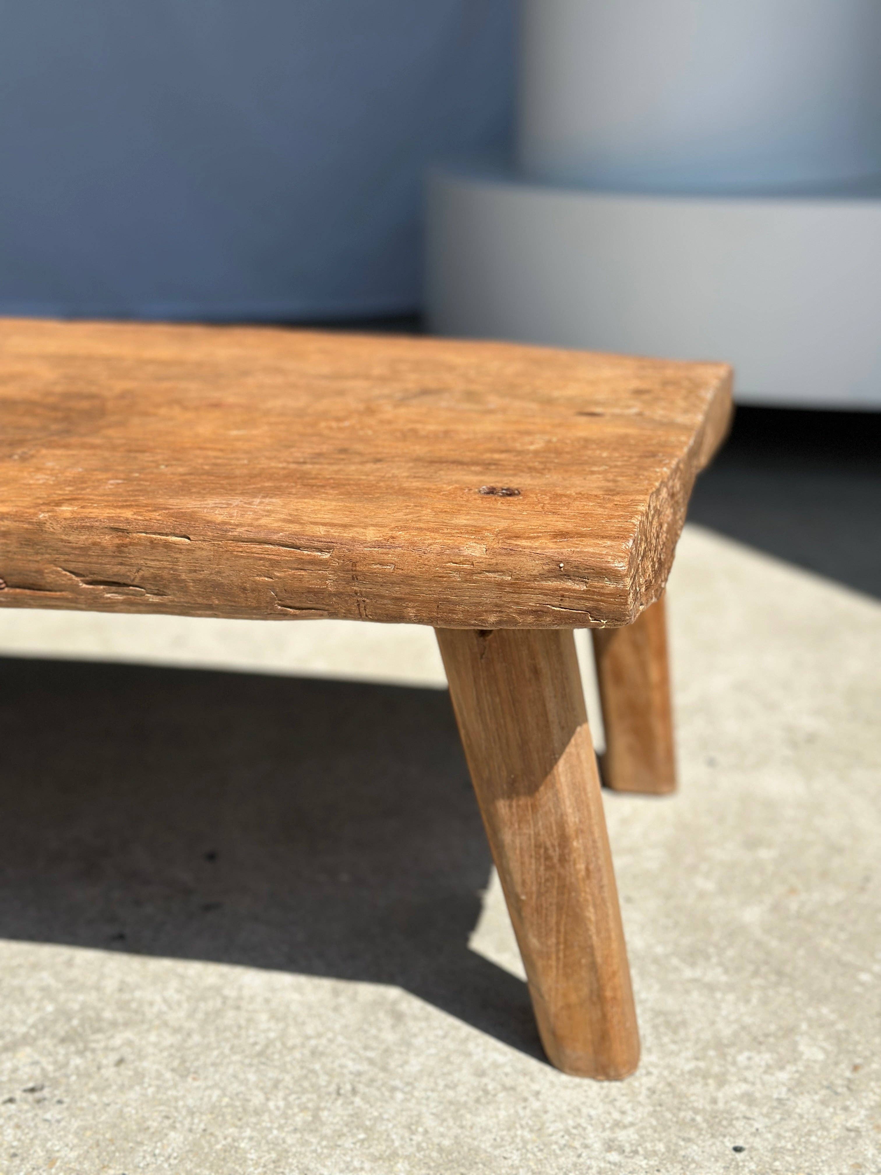 Office Objets – Großhandel Beistelltisch – Kleiner leichter Couchtisch aus hellem Teakholz mit vier Beinen H: 30 L: 63,5 B: 40 cm41