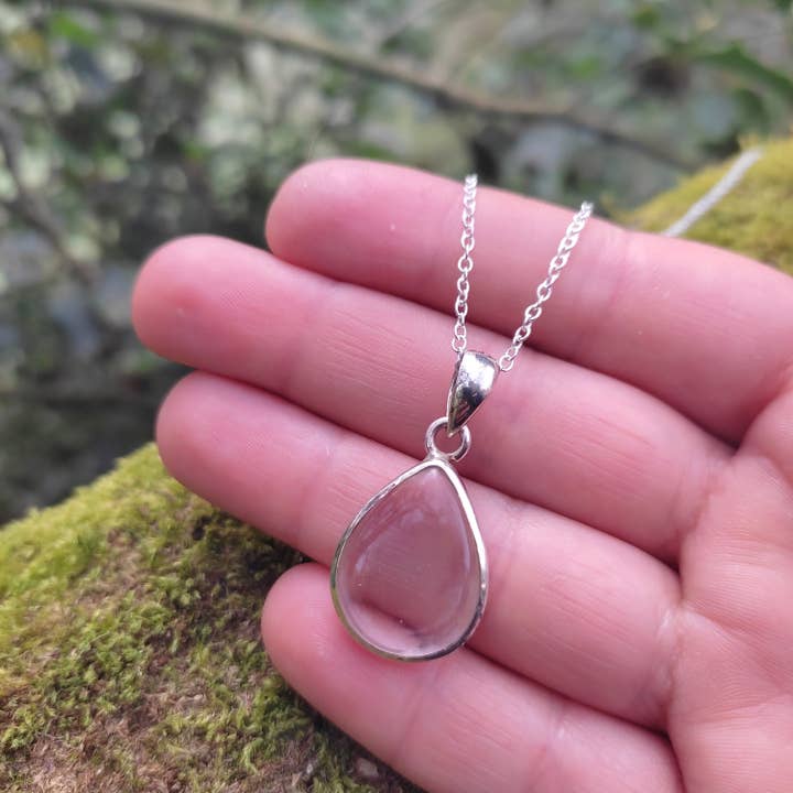 Jardin des Druides – Engroshandel Halskæde med vedhæng – Cristal de roche2