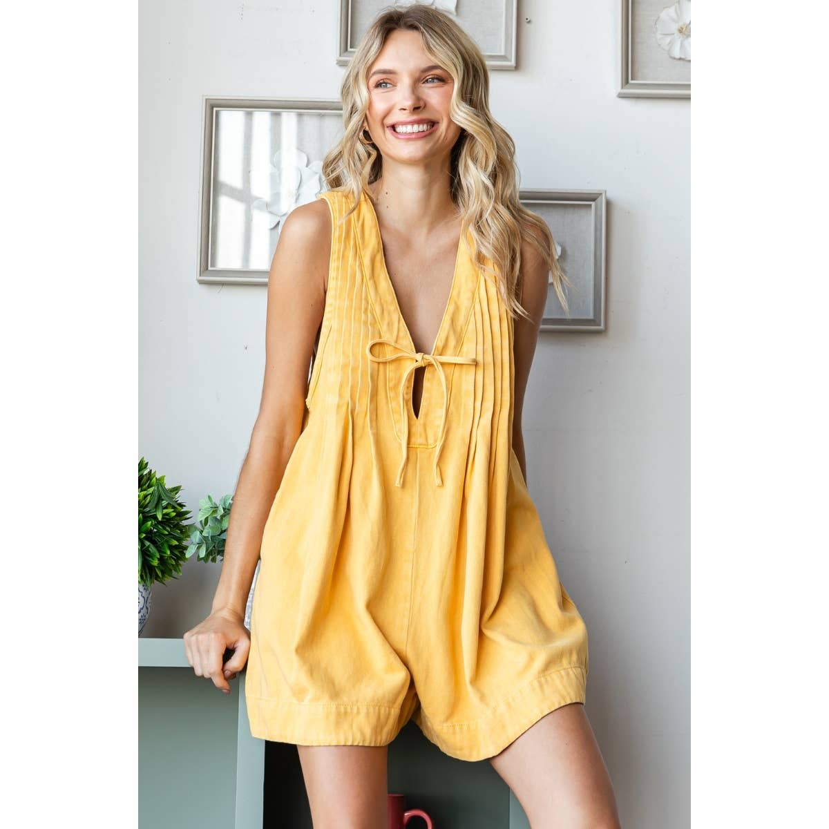 Veveret - Wholesale Romper - Women's - Front Pleated V Neck Sleeveless Denim Romper12