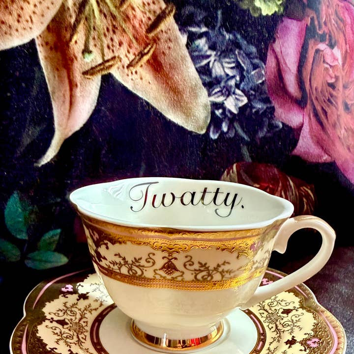 misshavishamscuriosities - Vente Tasse à café/thé - Tw*tty – Tasse et soucoupe de style victorien doré0