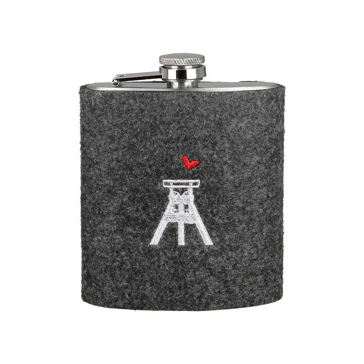 Gilde Handwerk Macrander GmbH & Co. KG - Wholesale Flask - Stainless steel/felt flask “Zeche m.Herz” VE 3