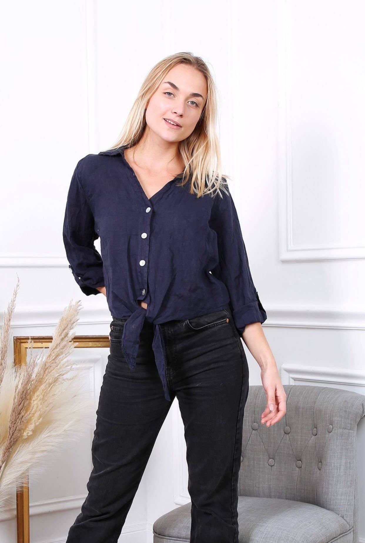 LÉA & LUC - Venta al por mayor Camisa con botones - Mujer - Camisas anudadas a la cintura en 100% lino REF. 220210