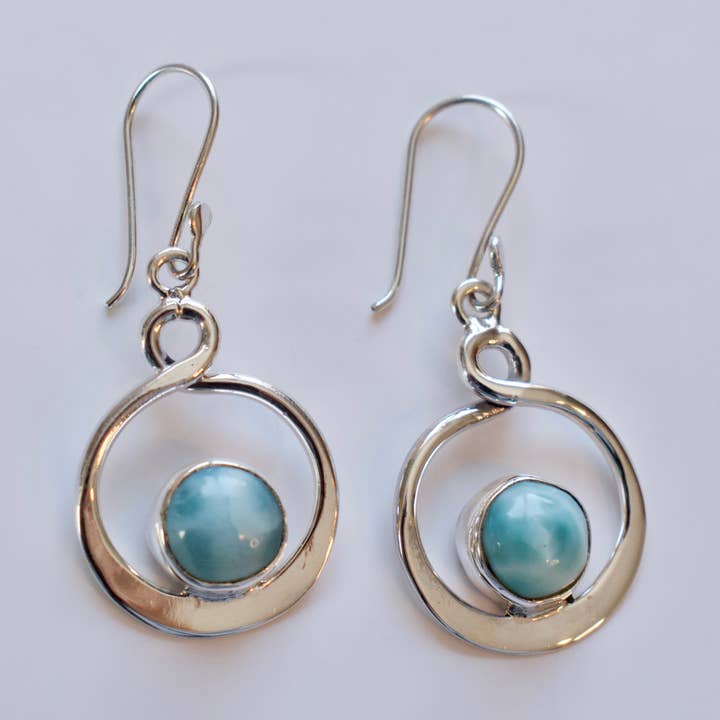 Larimar sten & Sterling sølv Half Moon øreringe for engroshandel hos Krystyna's Silver