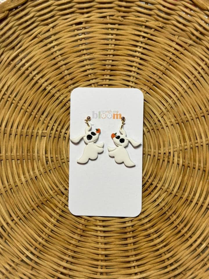 Brincos de argila de polímero Ghost Dog | Halloween por atacado de Watch Me Bloom