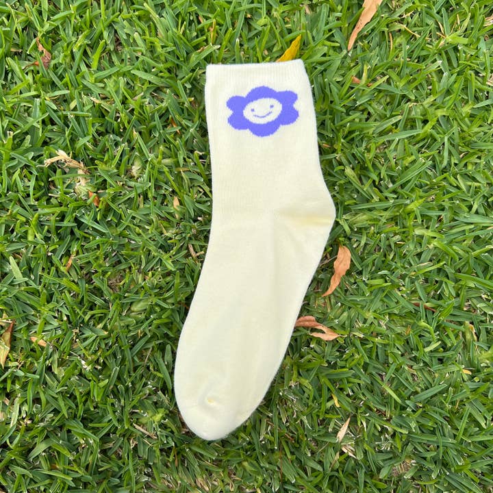 Silly Daisy sokken lichtgeel en paars voor wholesale door Heymama