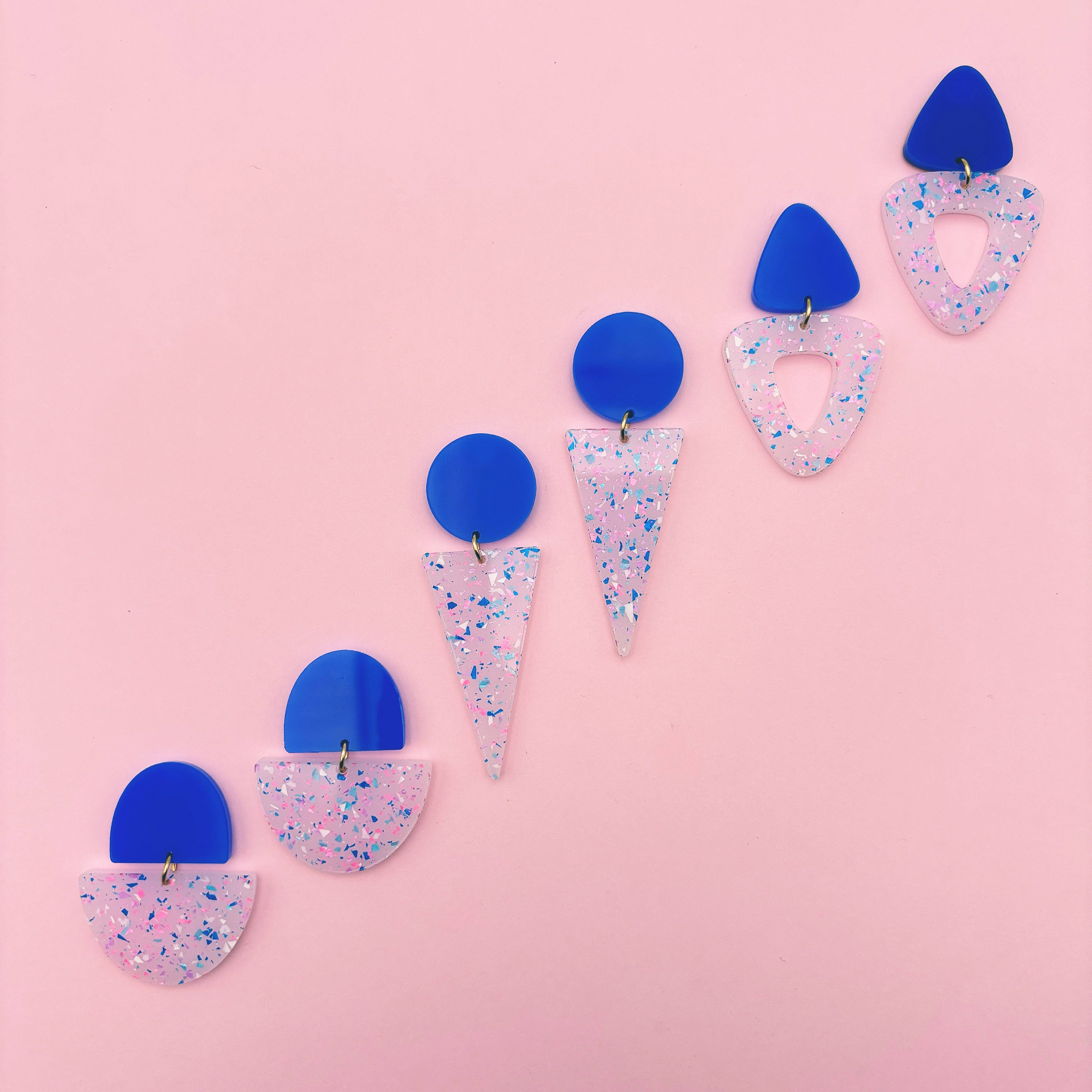 Studio Annette – Brincos de argola por atacado – Brincos Odette - Azul / Neon Terrazzo1