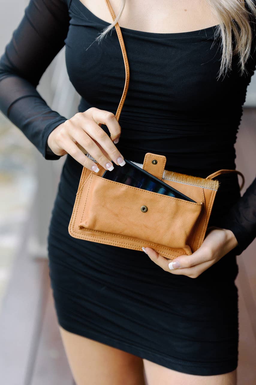 The Design Edge - Wholesale Crossbody Bag - Women's - Cowhide Wallet Bag - Oakville (B71061)3