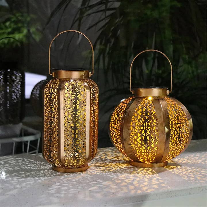 BRECK + FOX - Wholesale Outdoor/Lawn Light - Solar Art Deco Lantern