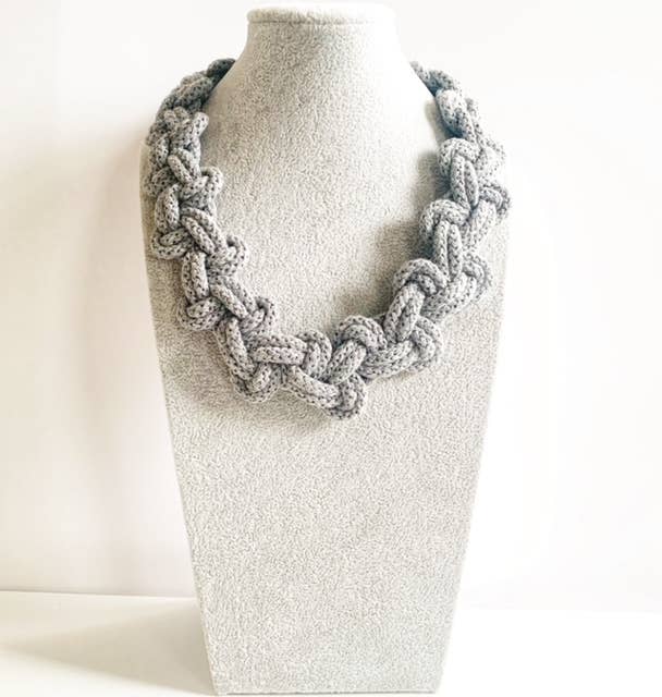 Handmade by Tinni - Wholesale Geweven ketting - The Lilly Necklace - Touwkettingen van biologisch katoen14