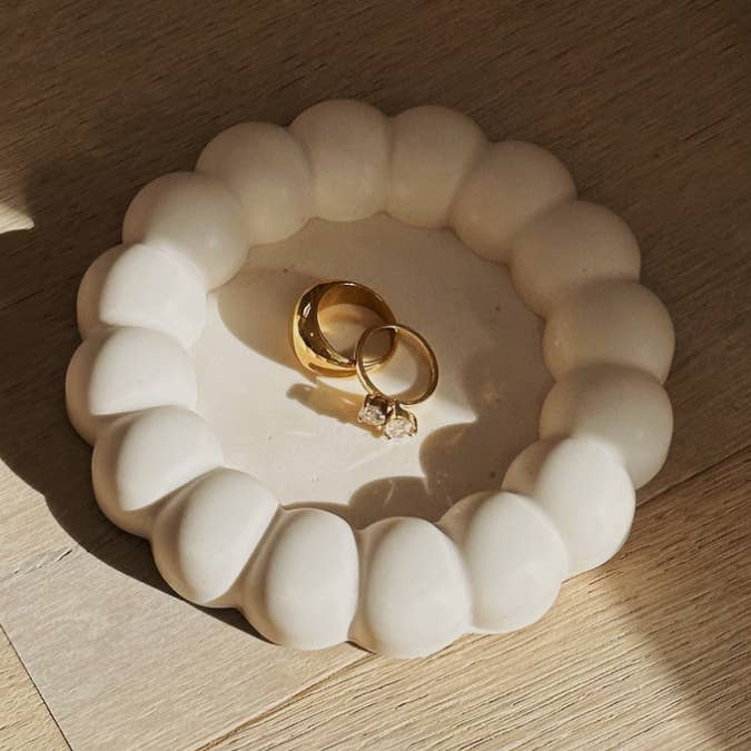 Il mini piatto Bobbie per la vendita all'ingrosso da parte di THE ODDATIVE