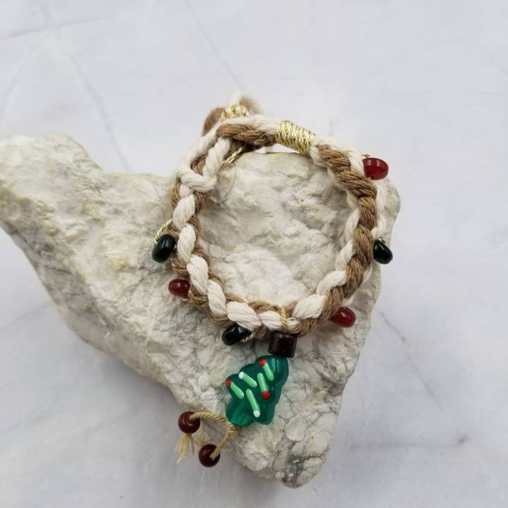 The Pretty Jewellery – Großhandel Gewebtes/geflochtenes Armband – Weihnachtsbaum Buntes Perlen Handgewebtes Armband1