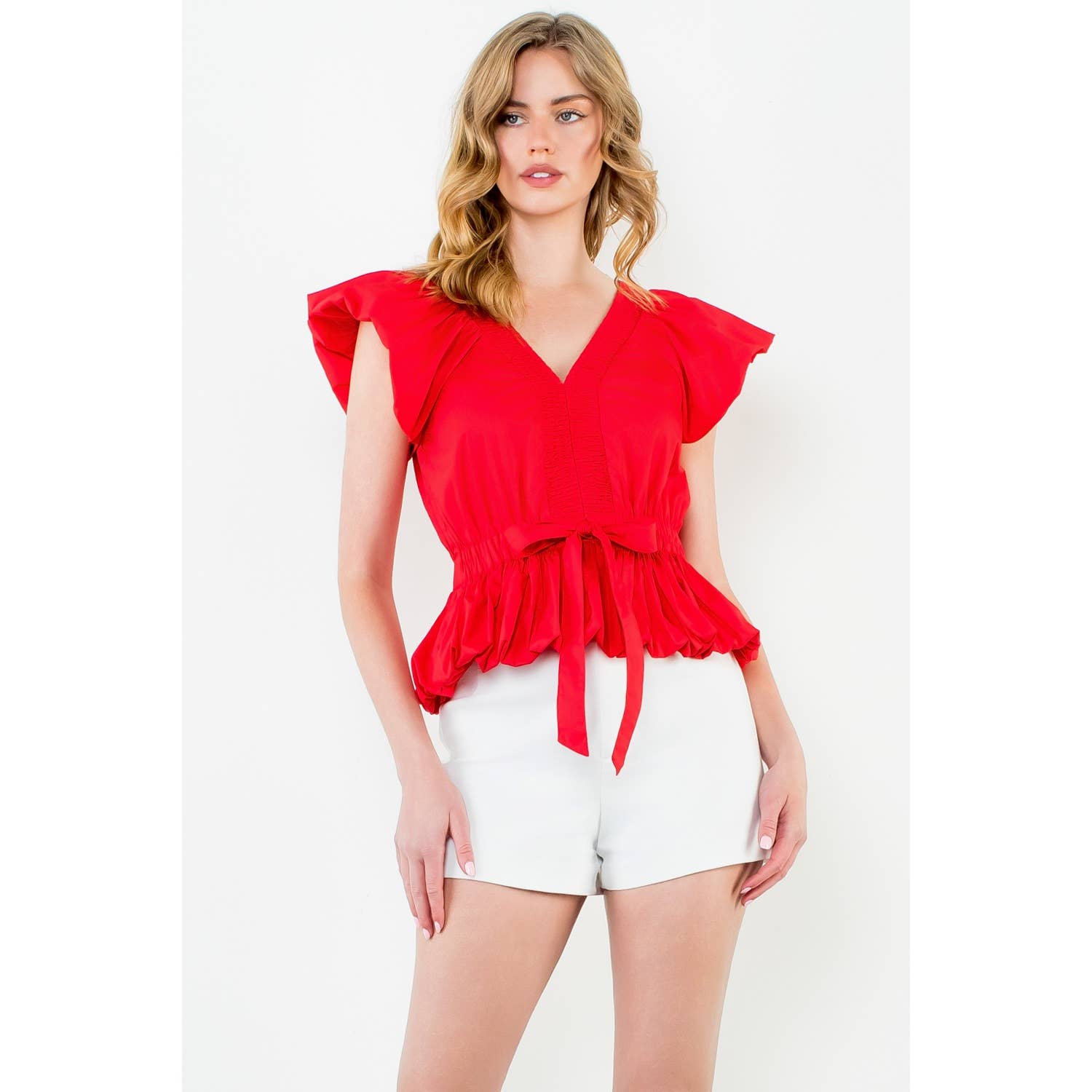 VERMELHO Top de manga curta com decote em V para venda a revendedores na Faire7