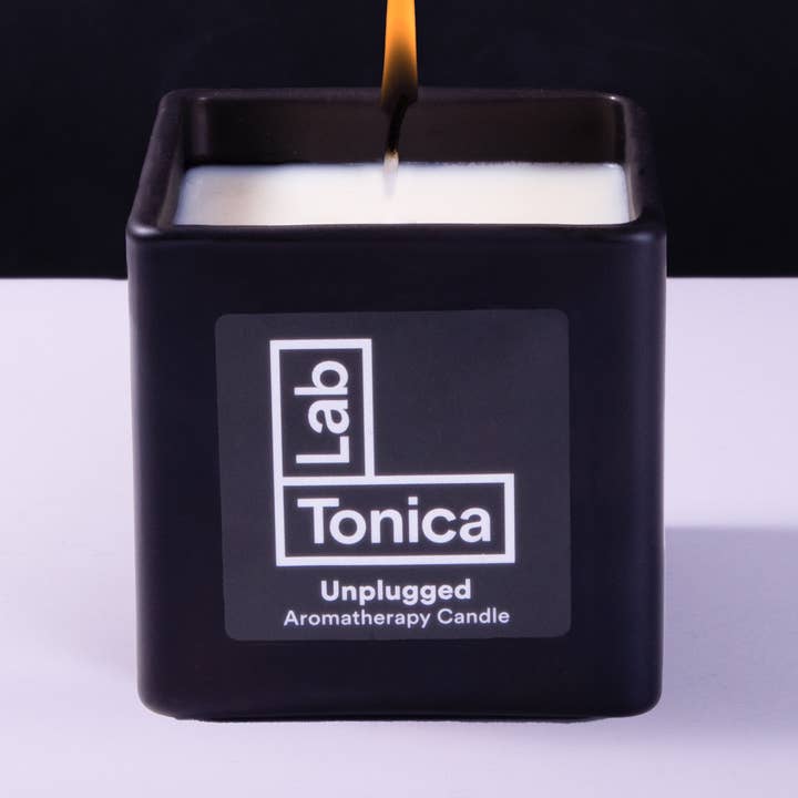 Unplugged Sleepy Candle for wholesale by Lab Tonica