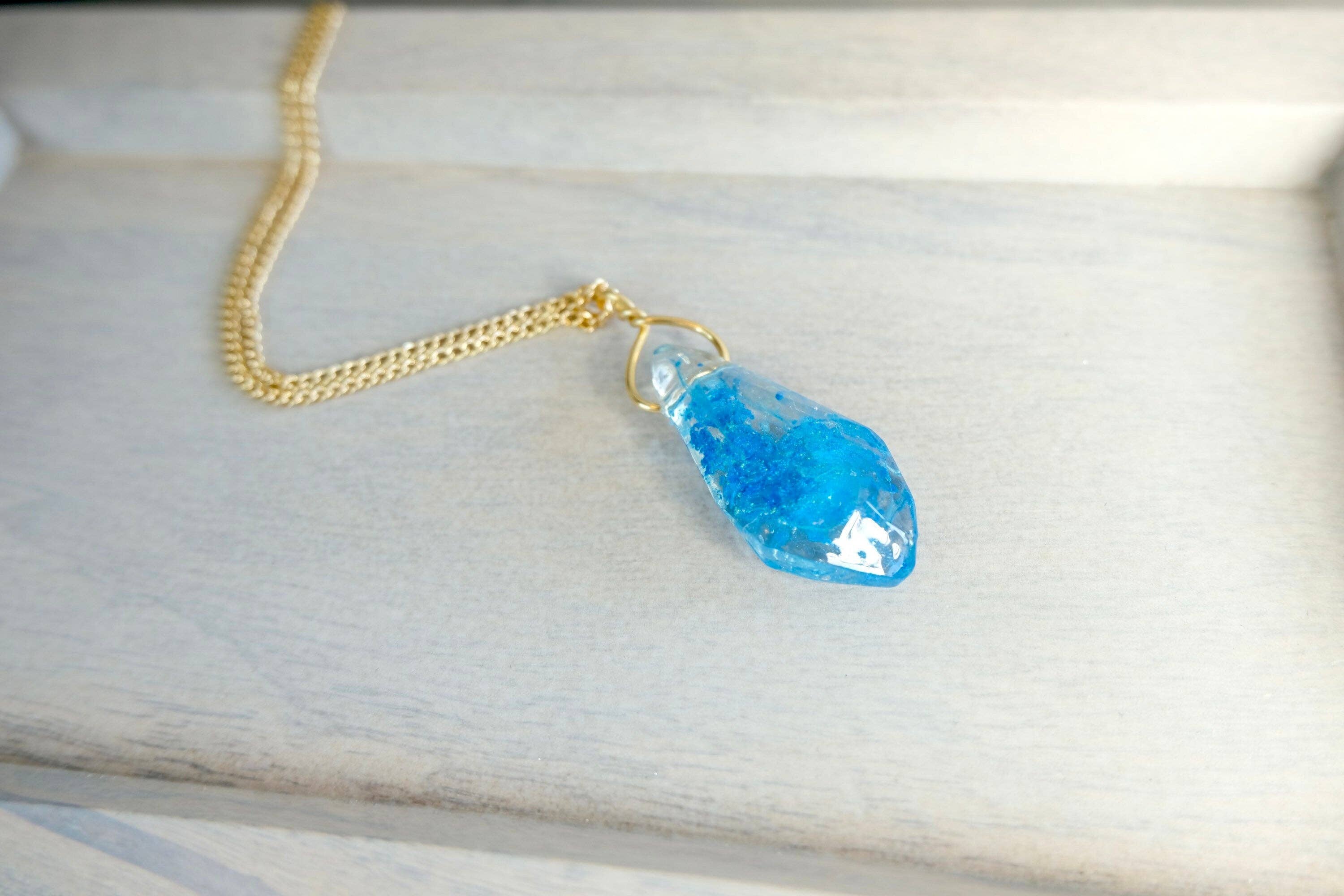 BlueButterflyBazaar - Wholesale Halskettinghanger - Ben Solo's Kyber kristallen ketting Star Wars cadeau3