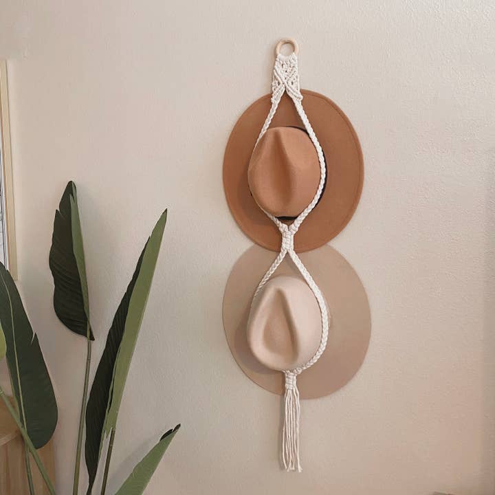 Porte-chapeau double en macramé pour la vente par Knot and Olive