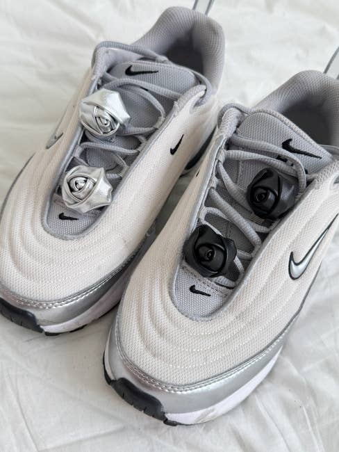 Siren Shoe Clip | Faux Leather Rose Shoe Charm for wholesale by MOND HAUS