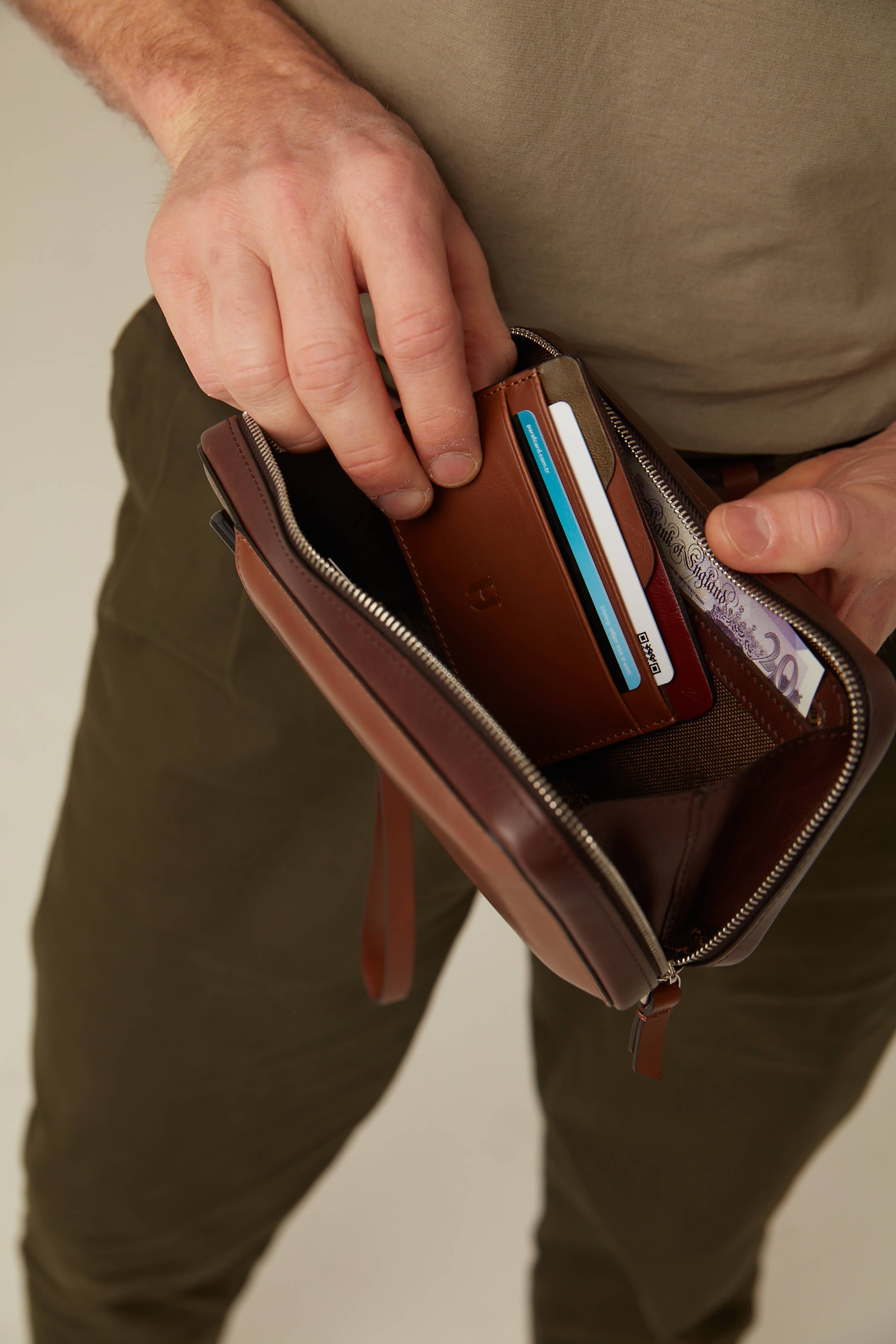 HELMBROOK London - Wholesale Crossbody Bag - Men's - Carlyle Handcrafted Leather Handbag14