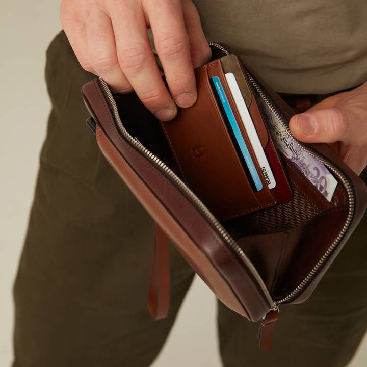 HELMBROOK London - Wholesale Crossbody Bag - Men's - Carlyle Handcrafted Leather Handbag14