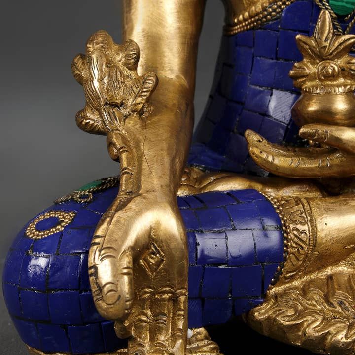 Exotic India Art - Venta al por mayor Escultura - Deidad budista tibetana de 11 pulgadas, lapislázuli, Buda de la curación, en latón2