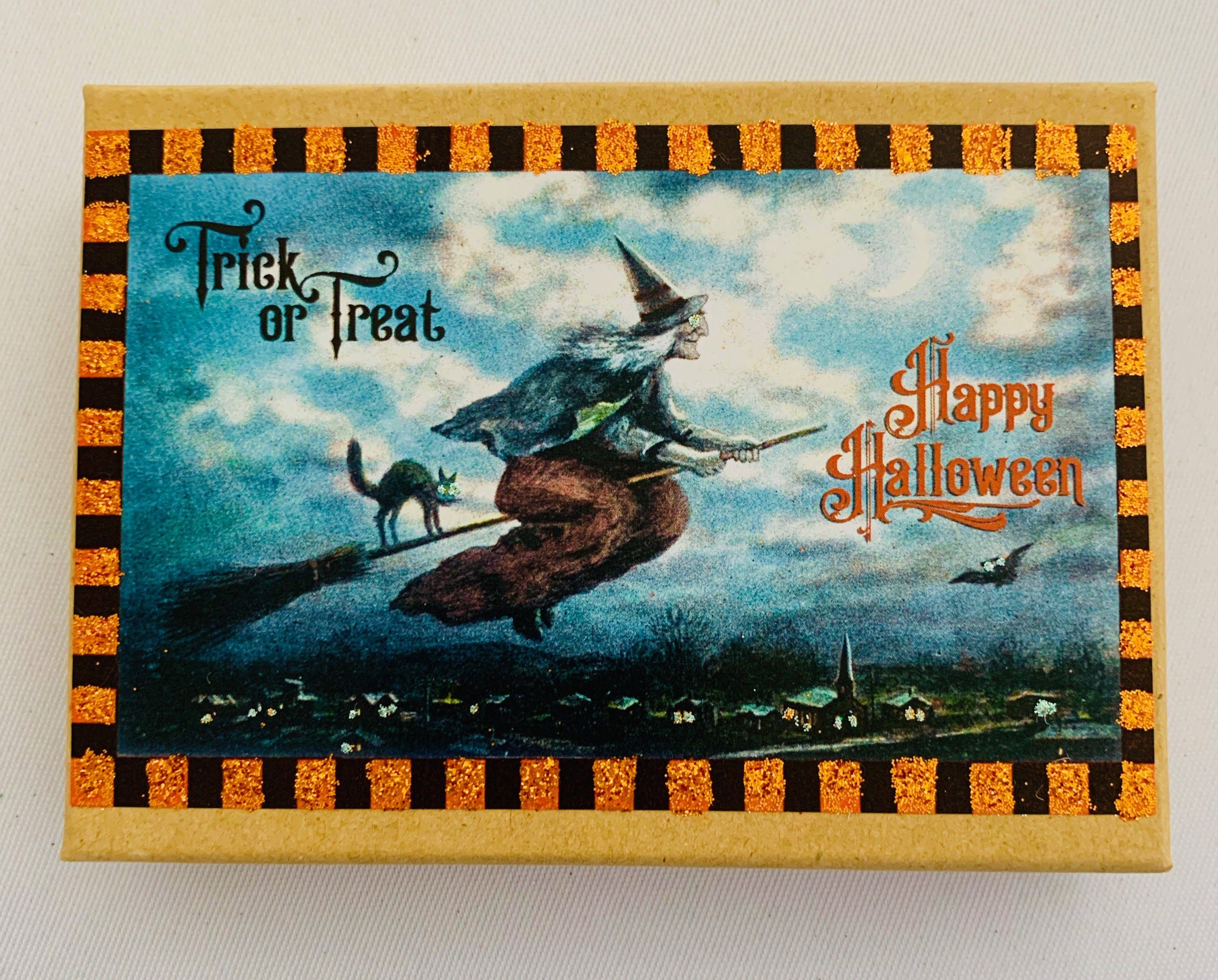 ELLegant Creations, LLC – Großhandel Geschenkboxen – Halloween Salem Hexe Geschenkbox1