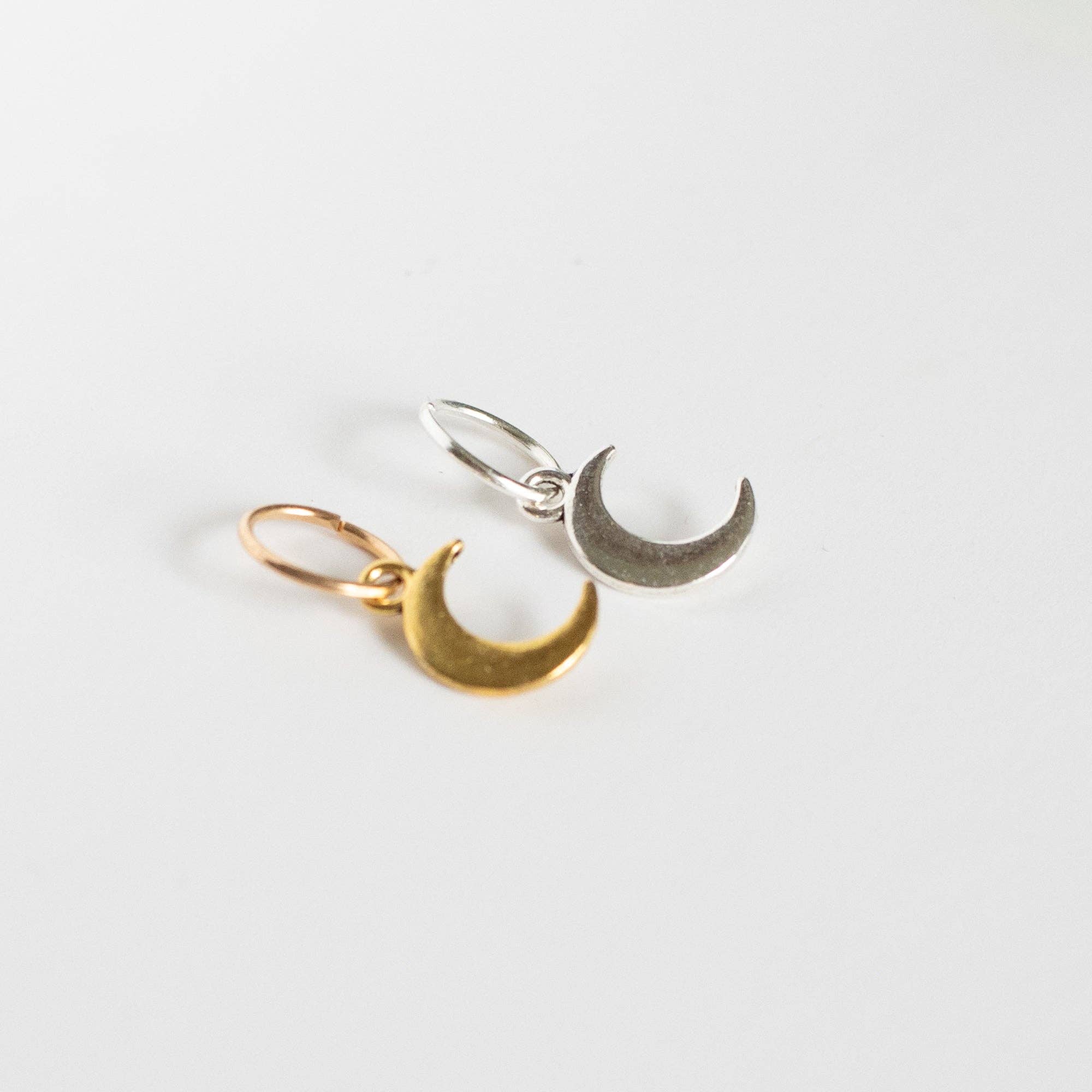 KNITS by ce AB - Wholesale Knitting/Crochet Supplies - Stickmarkörer - eleganta pärlor & symboler10