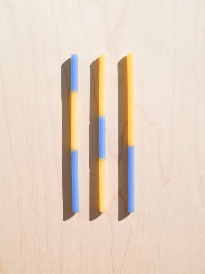 Ensemble de pailles en verre multicolores faites à la main | Bleu opaque & Jaune pour la vente par Wildher Studios