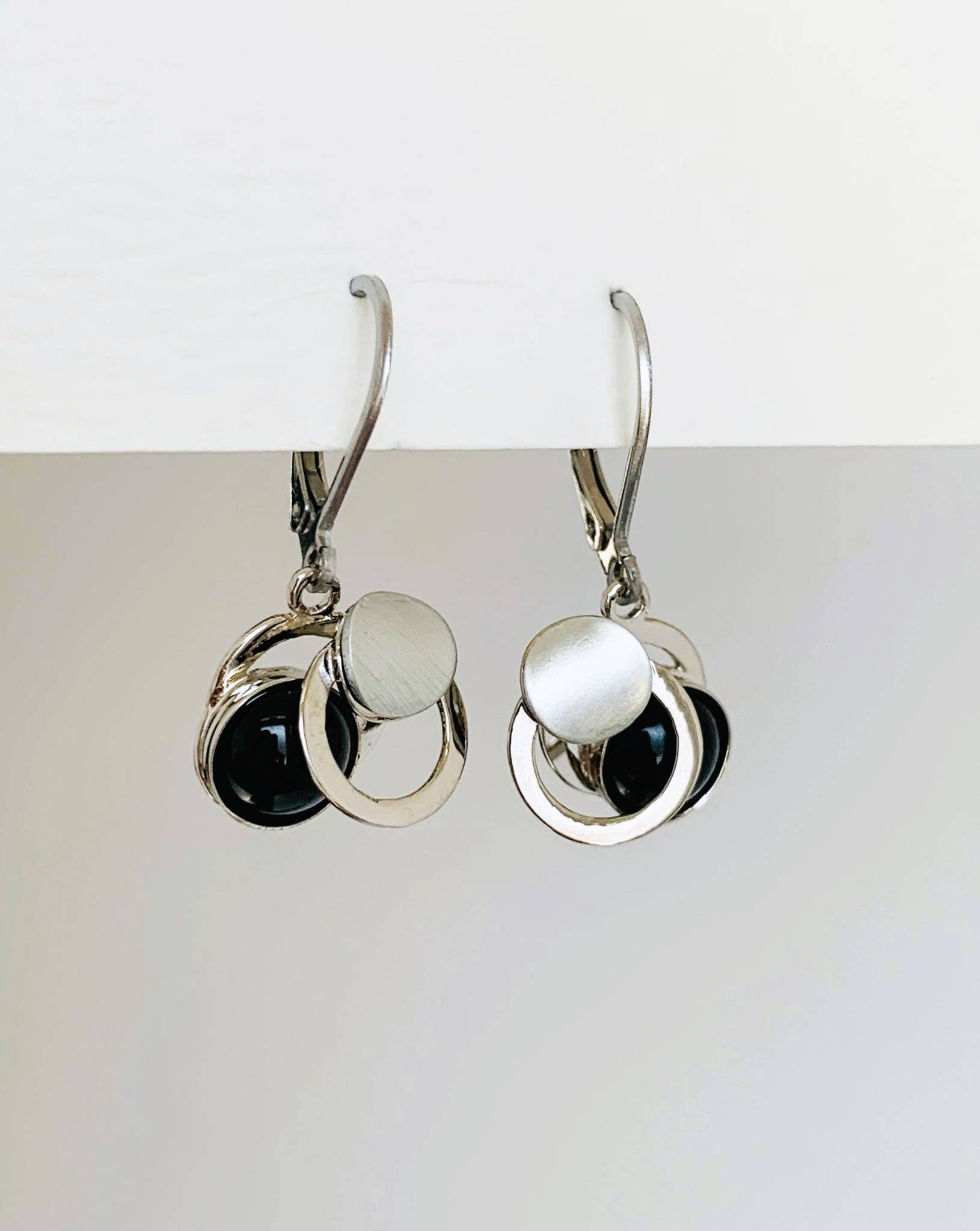 Christophe Poly / Crono Design – Engroshandel Smykkesæt – ØRERINGE Forpakning (DX8.1) - 12x LeverBack Øreringe & Gratis Displays21