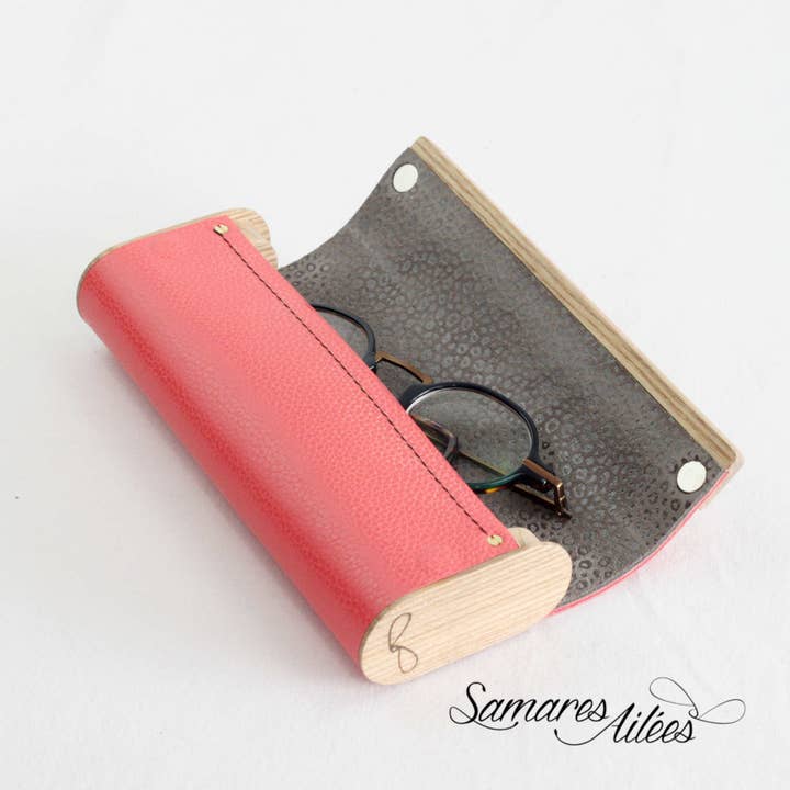 Samares Ailées - Wholesale Eyewear Cases & Holders - Unisex - “Marie” Wood and Leather Eyeglass Case13