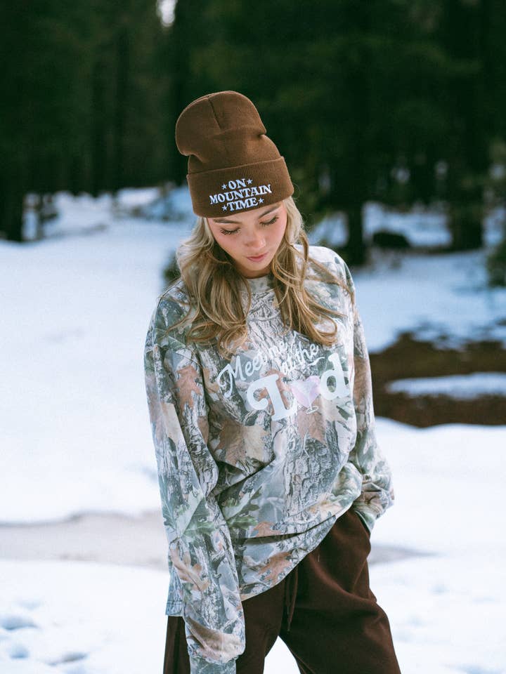 Retrouve-moi au Lodge Manches Longues Oversize pour la vente par Wilder Made