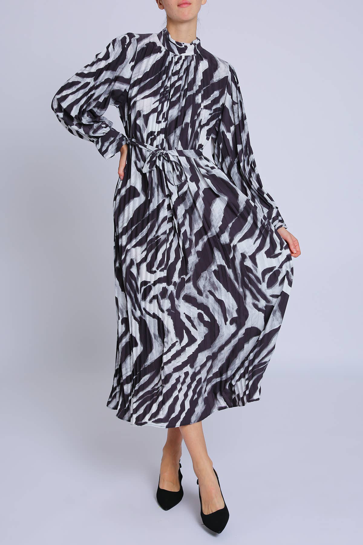 Beulah Style - Wholesale Dress - Women's - Abstract Swirl Print Pleated Maxi Dress PC34421