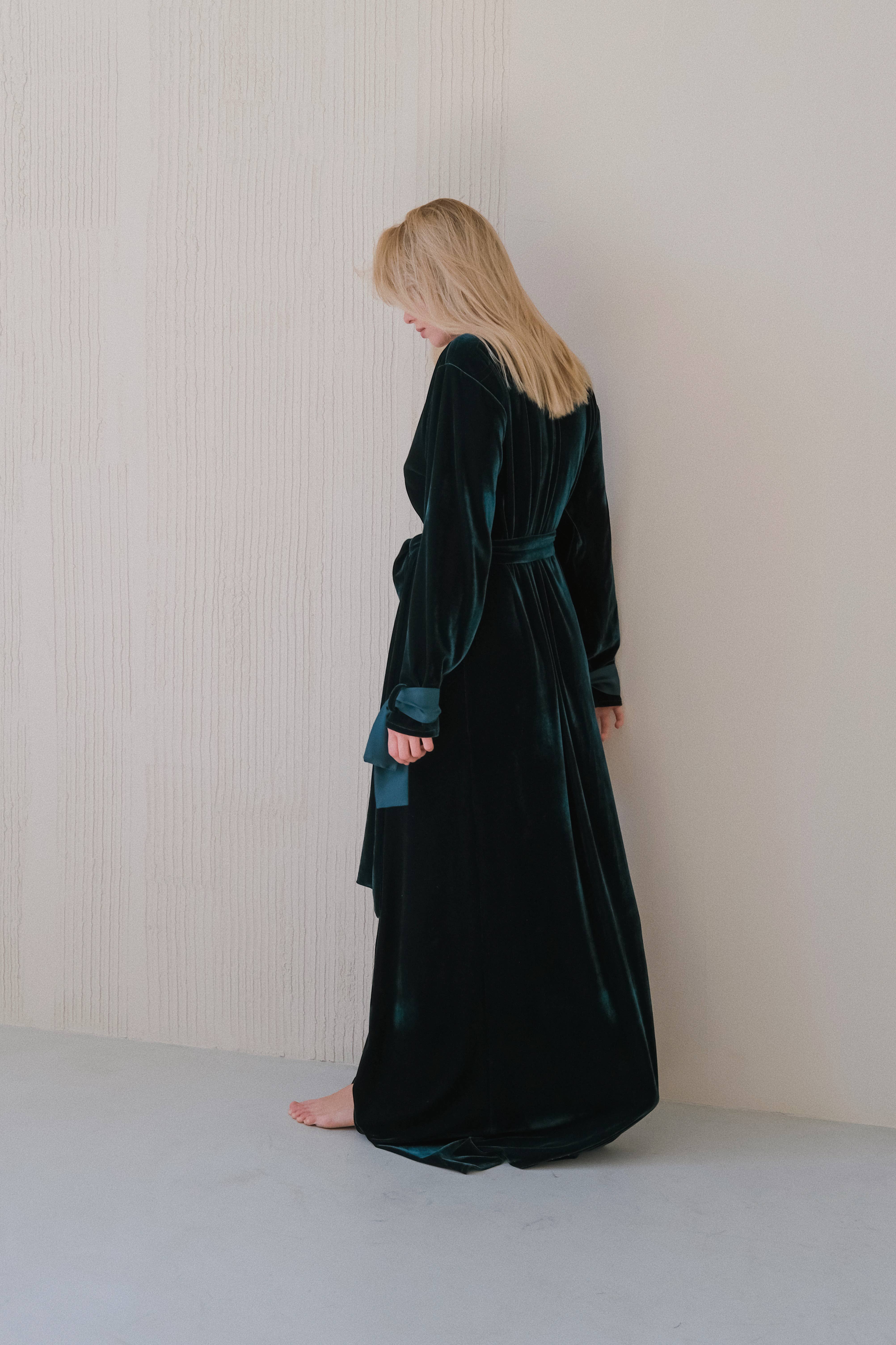 Angie's Showroom – wholesale Robe – Women's – Velour Long Robe with Satin Ties14