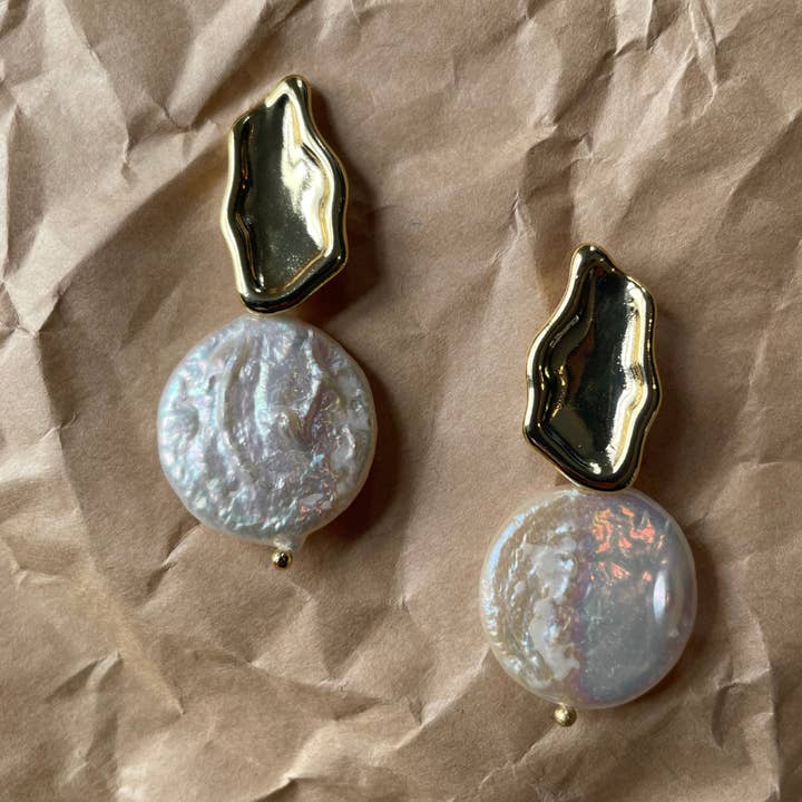 Dove Grey Accessories - Wholesale Dangle Earrings - EMMA PEARL EARRINGS2