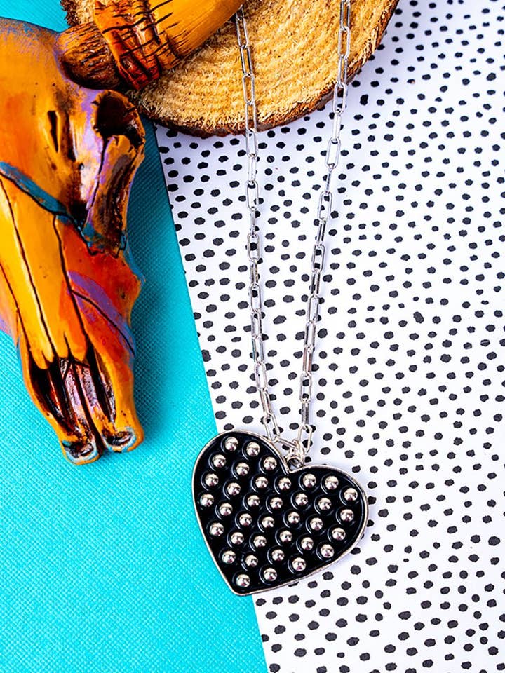 Collier Cœur Clouté Ramblewood en Ton Argenté pour la vente par Wholesale Accessory Market