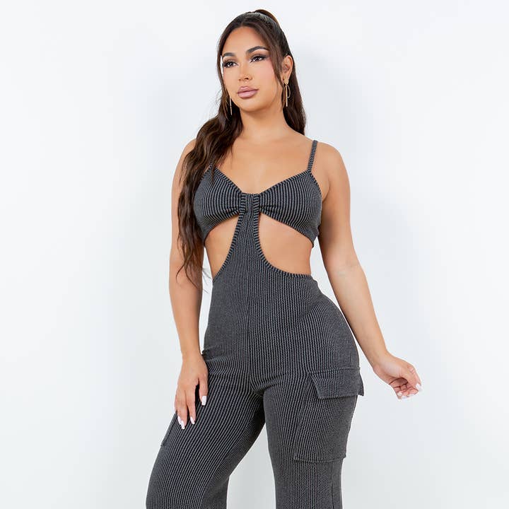 Tuta a costine con taglio cargo J7632 per la vendita all'ingrosso da parte di Uptown Apparel