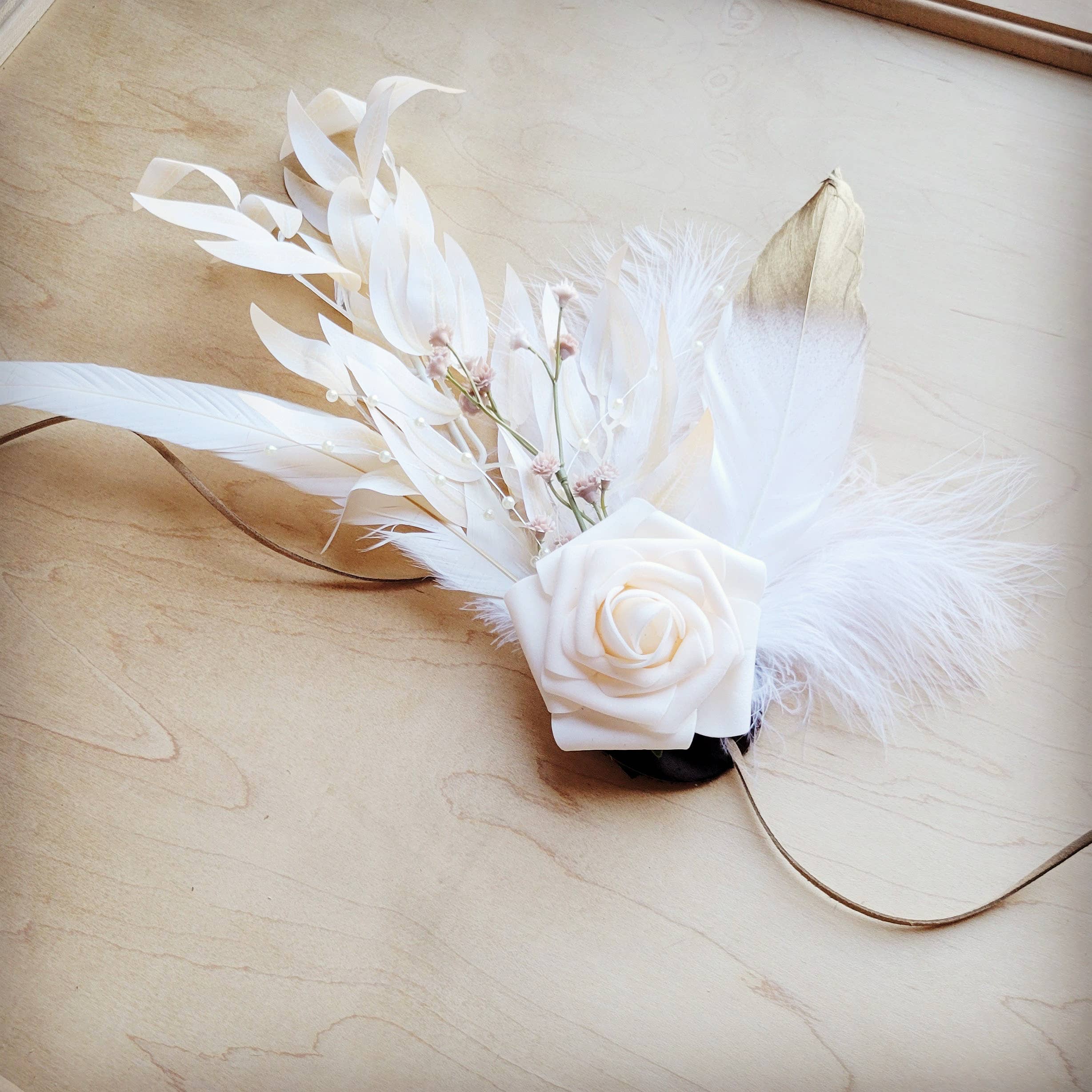 The Jewelry Junkie - Wholesale Fedora - Women's - Boho Western Wedding Floral Feather Bridal Hat in Bone 984h2