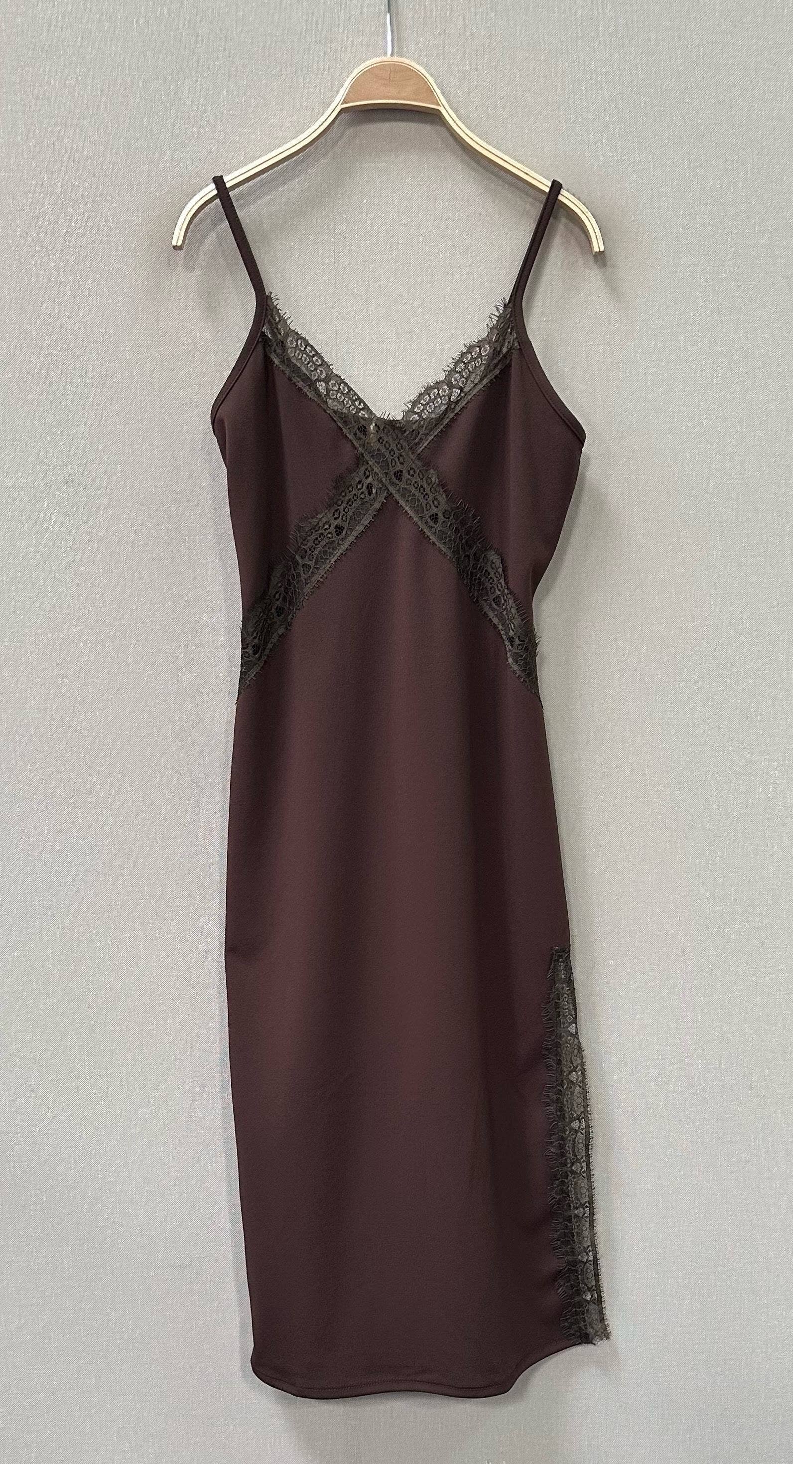 SWEET MAGIC MODA Y COMPLEMENTOS – Engroshandel Kjole - Dame – STROPLØS KJOLE MED BLONDER1