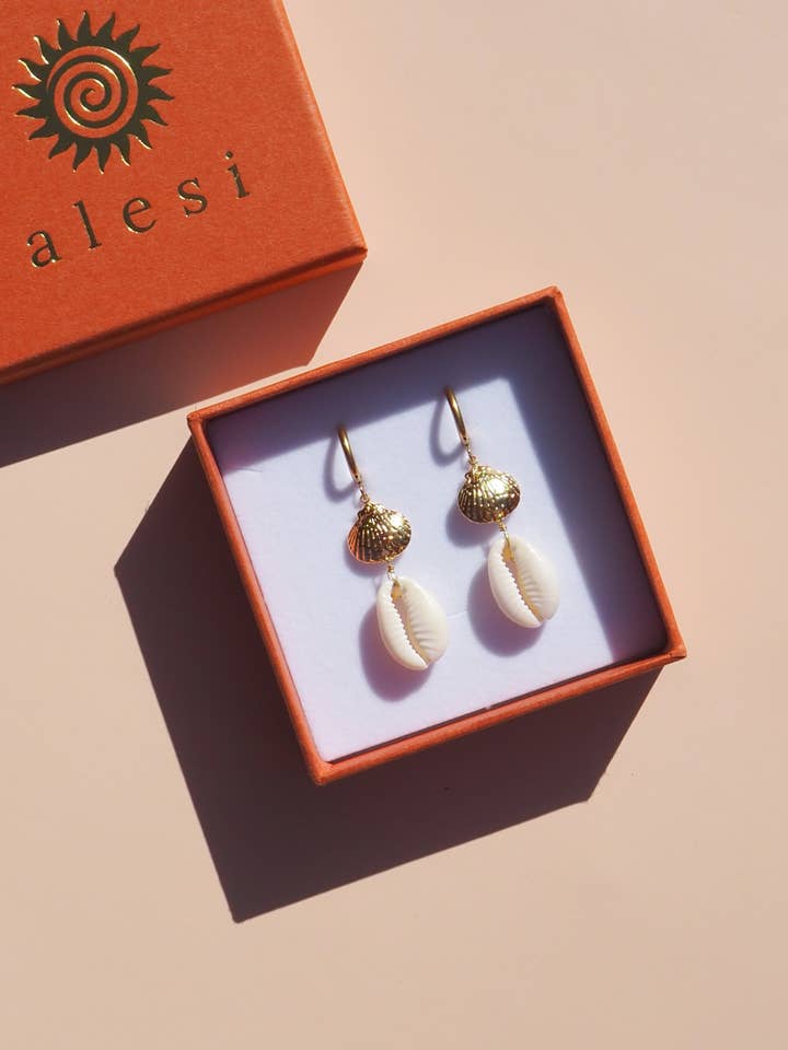 Cowrie Shell Dangle Earrings 18K Gold for wholesale by Alesi Jewellery