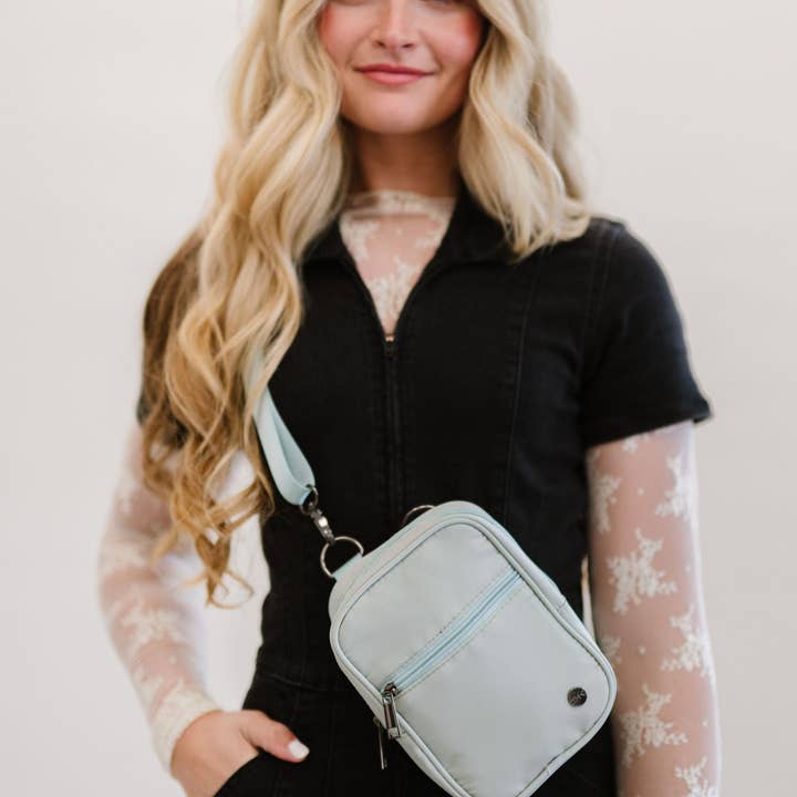 modern and chic - Wholesale Crossbody Bag - Women's - Lainey Convertible Multi-Wear Travel Crossbody19