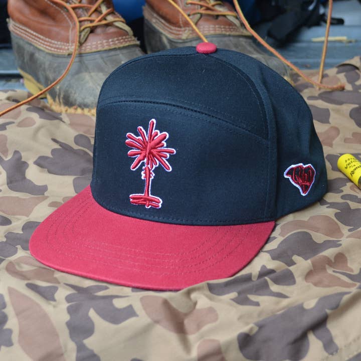 Sort + Granat Klassisk South Carolina Palmetto Snapback for engroshandel hos Rybo Shop
