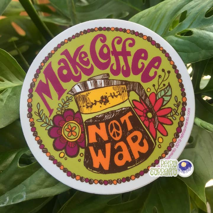 Autocollant Make Coffee Pas Guerre pour la vente par Retro Sorrento