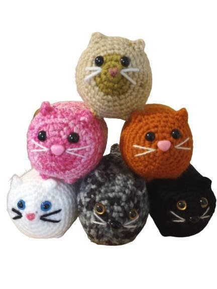 Pagnotta di peluche lavorata all'uncinetto, Amigurumi Kitty per la vendita all'ingrosso da parte di Cold Stream Crafts