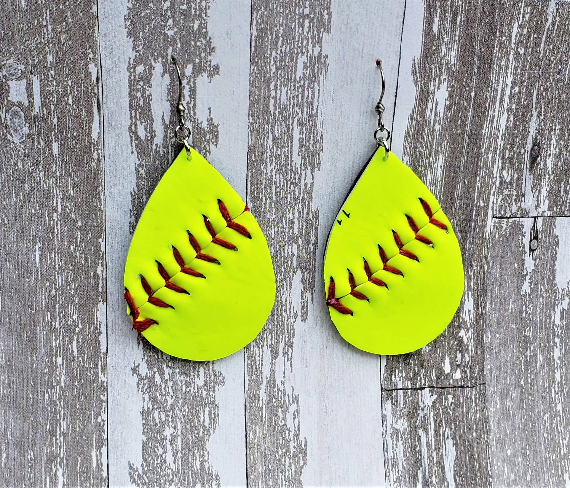 Home Run Accessories - Venta al por mayor Pendientes colgantes - Pendientes de béisbol en forma de lágrima, pendientes de sóftbol en forma de lágrima4
