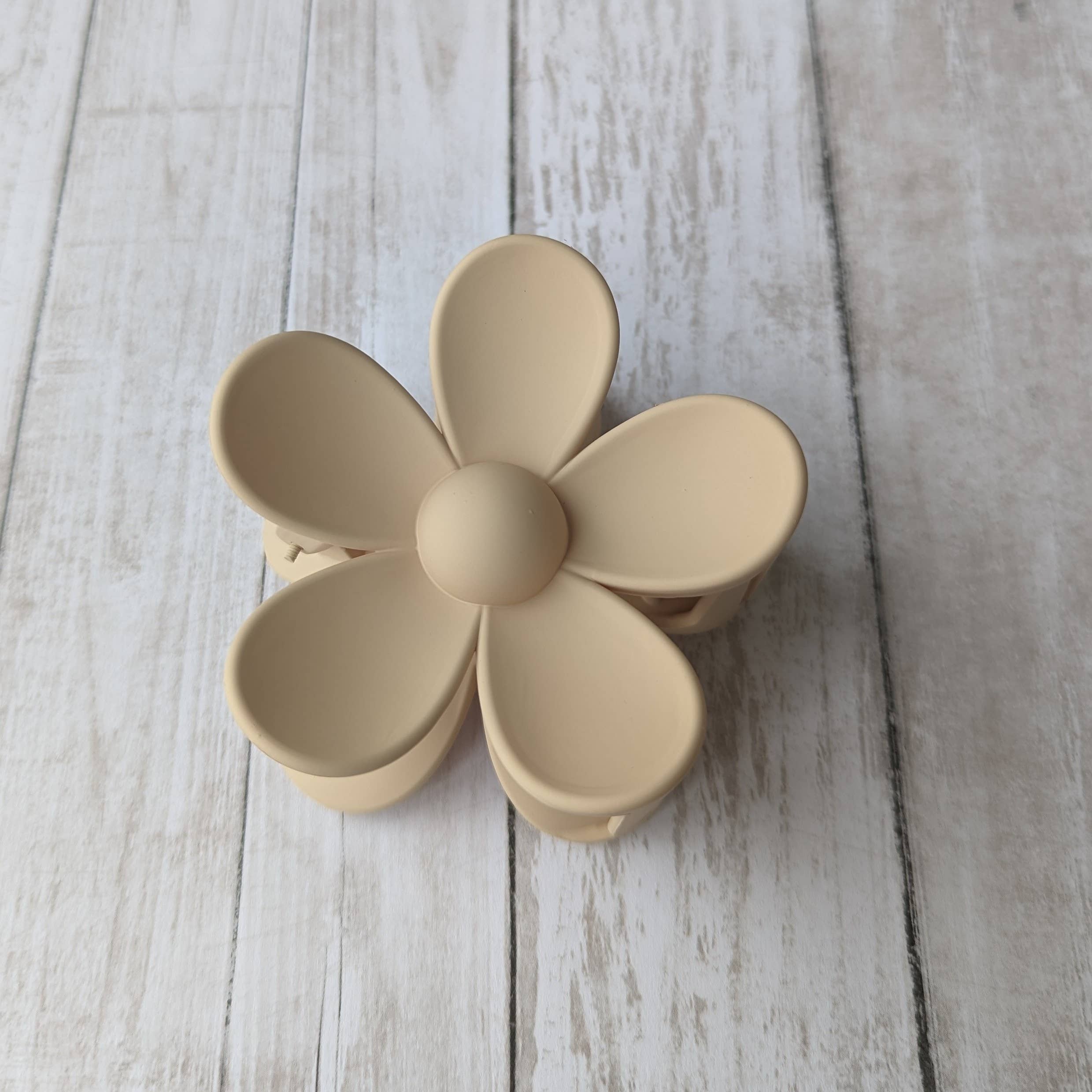 iconic mi - Wholesale Hair Clip - Women's - Daisy Flower Matt Hair Accessory Claw Clip 3"9