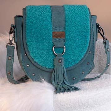 Honey Beez Boutique – Engroshandel Crossbodytaske - Dame – Wrangler Sherpa Saddle Crossbody Taske1